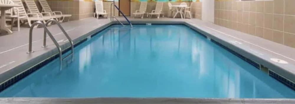 Days Inn By Wyndham Kansas City International Airport Buitenkant foto