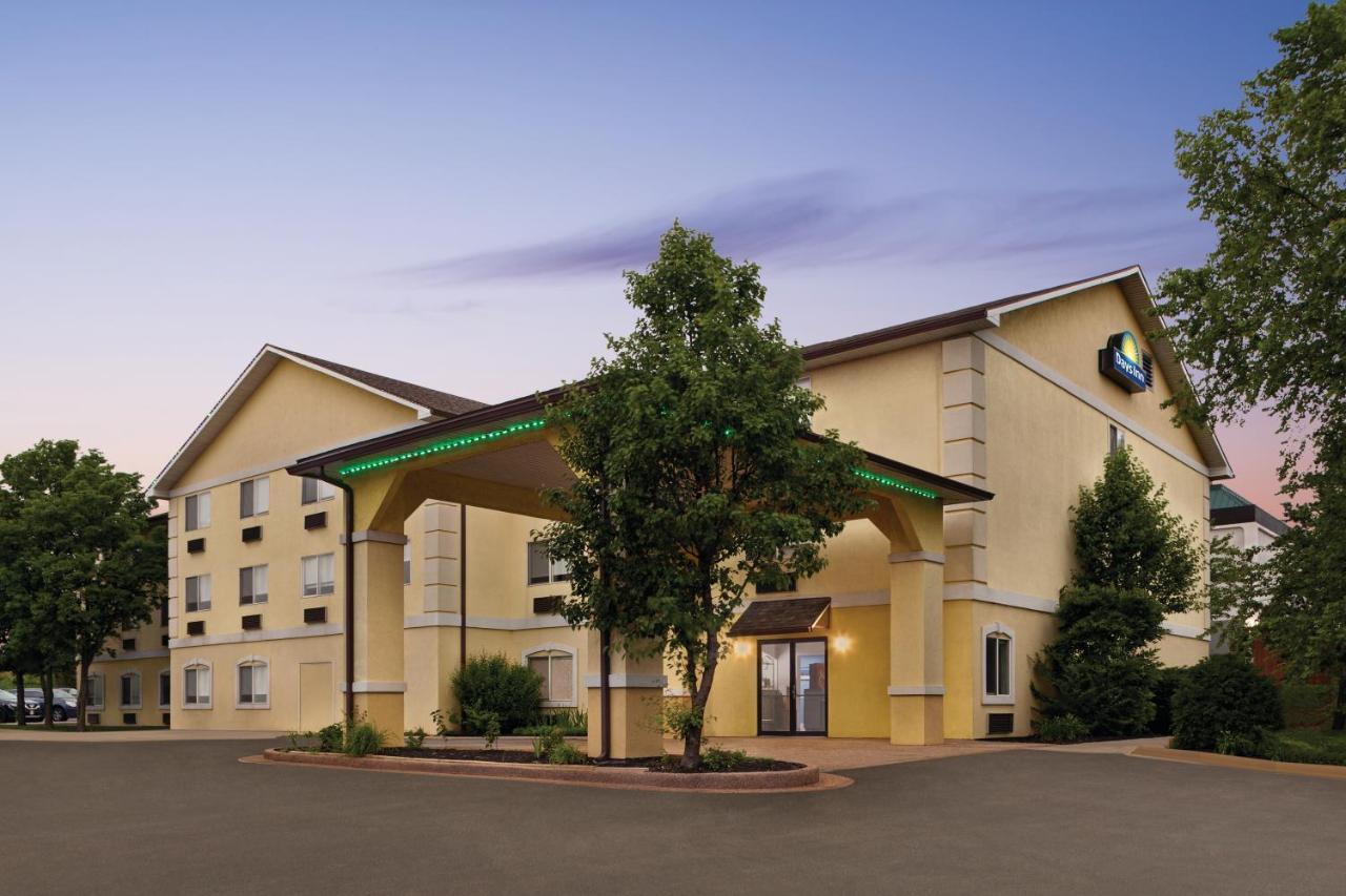 Days Inn By Wyndham Kansas City International Airport Buitenkant foto