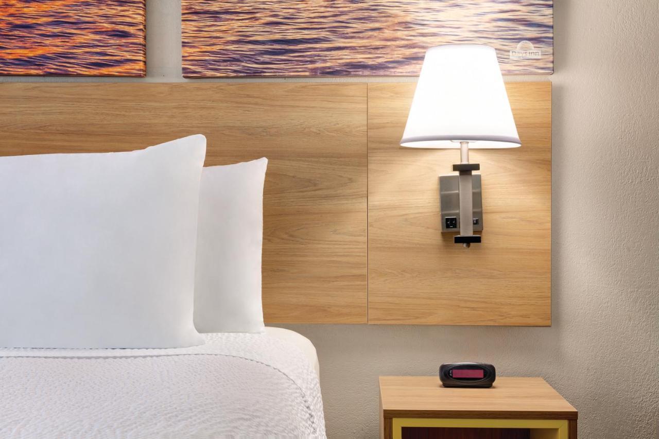 Days Inn By Wyndham Kansas City International Airport Buitenkant foto