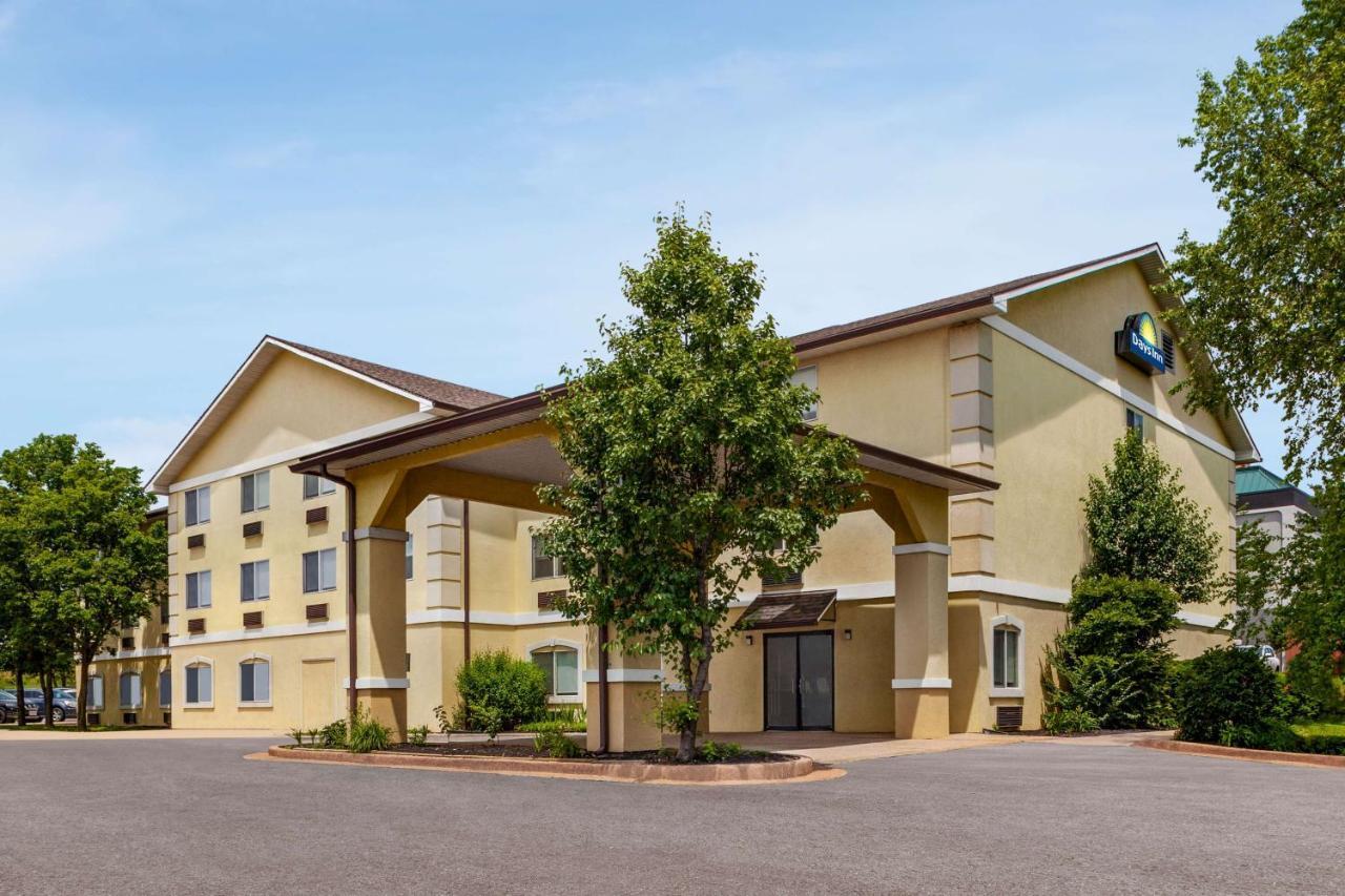 Days Inn By Wyndham Kansas City International Airport Buitenkant foto