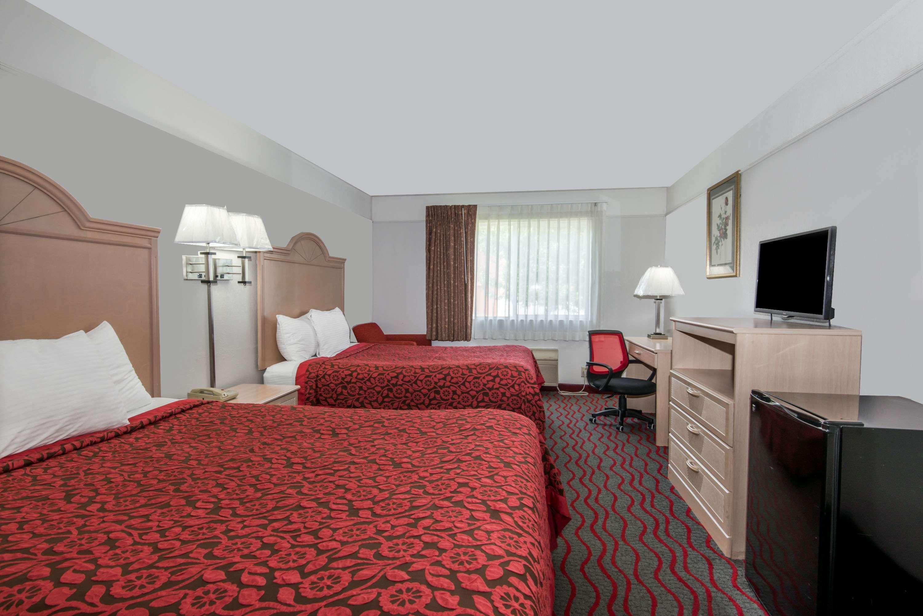 Days Inn By Wyndham Kansas City International Airport Buitenkant foto