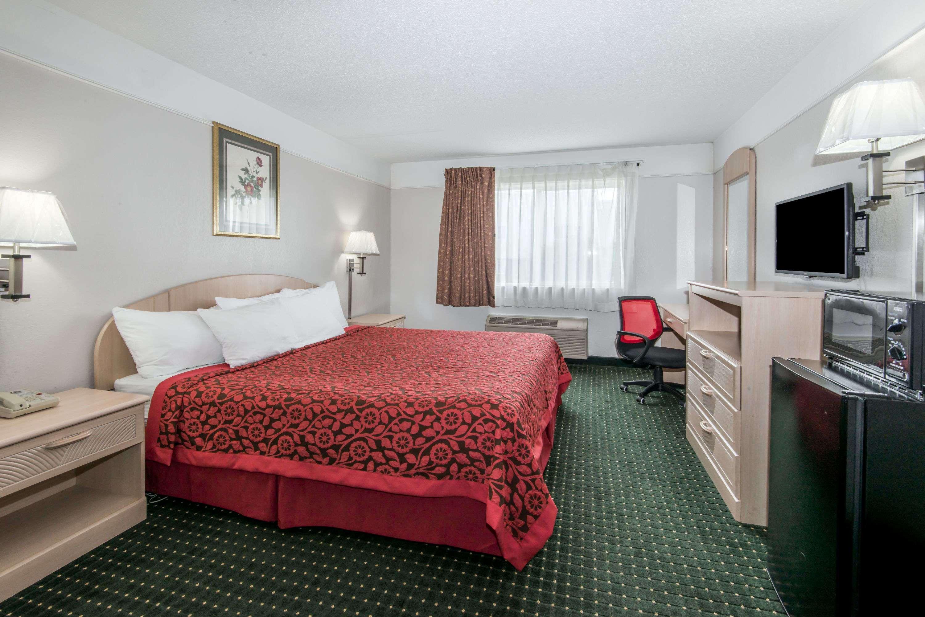 Days Inn By Wyndham Kansas City International Airport Buitenkant foto