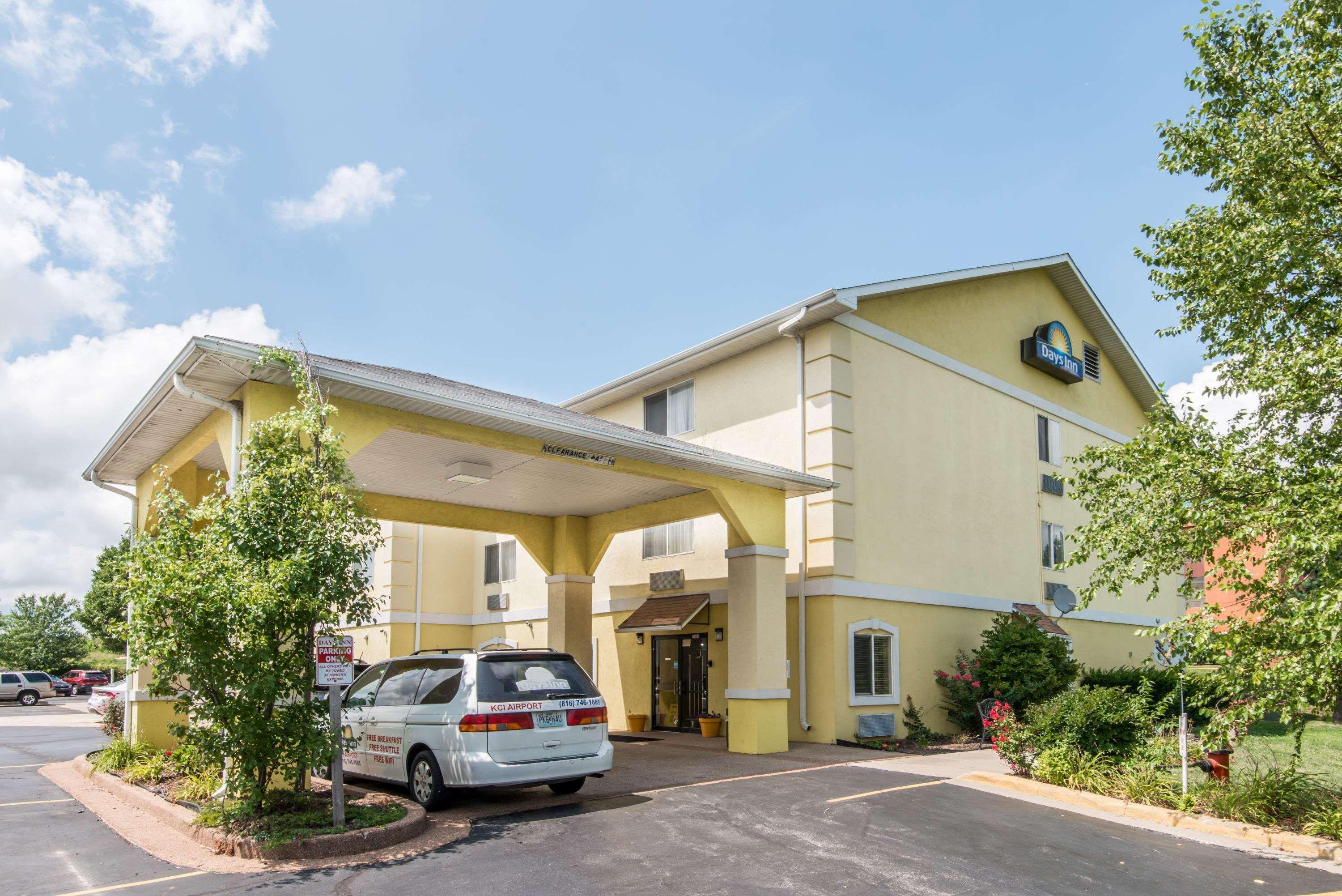 Days Inn By Wyndham Kansas City International Airport Buitenkant foto